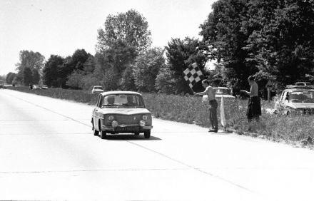 Franciszek Aromiński i Dominik Mydlarski – Renault 10.